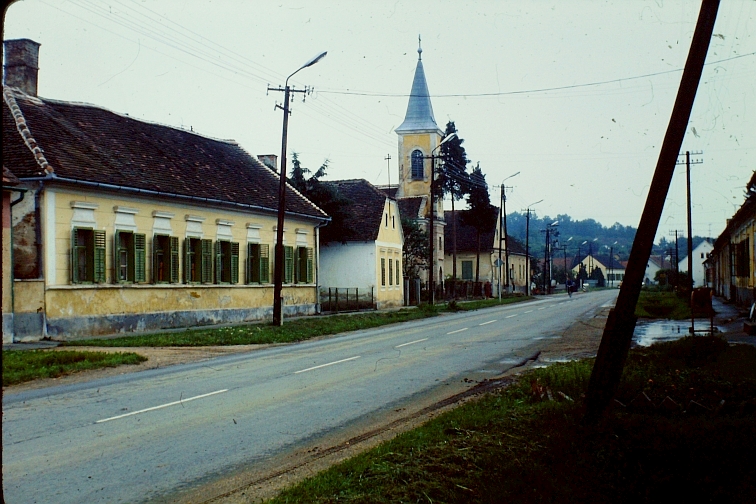 Katholische Kirche in Raabfidisch, 1983. (c) Reinhold Lutzenberger.